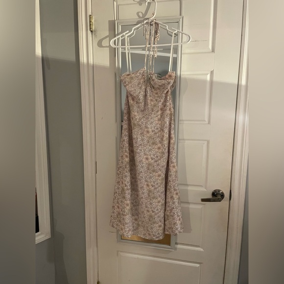 Aritzia- Sunday Best DAWN Dress - Picture 5 of 9